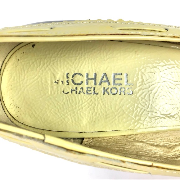 Michael Kors Lolita Patent Leather Bow Pump - Picture 6 of 7